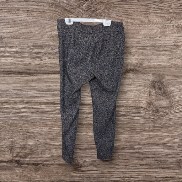 ⭐️Soho Gray Ankle Cropped Pants Size MED PETITE - Picture 2 of 4